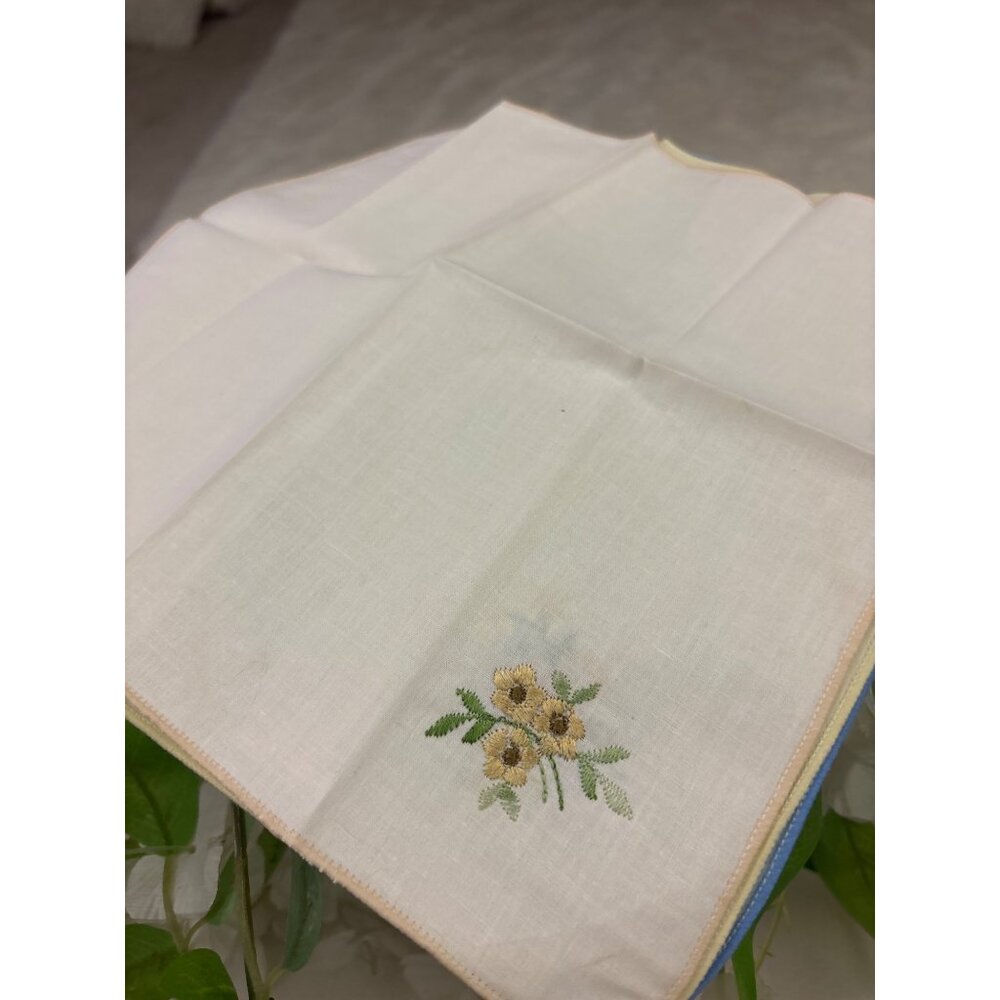 Vintage Embroidered Hankies Lot of 9 Floral Pastel Hankies Cottagecore Bridal - Picture 9 of 14